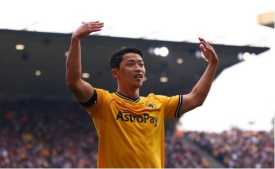 姆巴佩看台起立，为加西亚世界波鼓掌